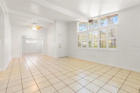House in Tampa, Florida 3 bedrooms, 151.52 sq.m. № 1894188 - photo 4