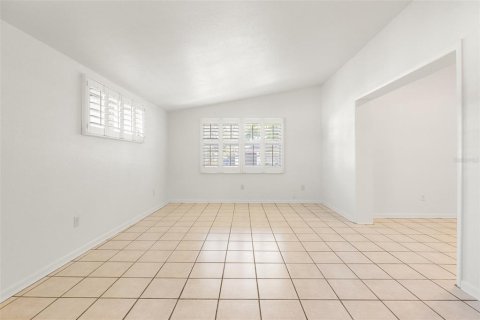 House in Tampa, Florida 3 bedrooms, 151.52 sq.m. № 1894188 - photo 11
