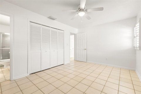 House in Tampa, Florida 3 bedrooms, 151.52 sq.m. № 1894188 - photo 17