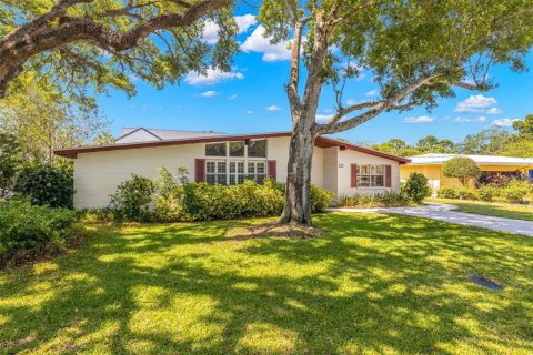House in Tampa, Florida 3 bedrooms, 151.52 sq.m. № 1894188 - photo 3