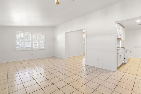 House in Tampa, Florida 3 bedrooms, 151.52 sq.m. № 1894188 - photo 12
