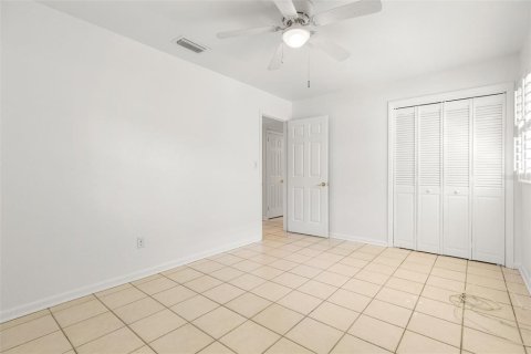 House in Tampa, Florida 3 bedrooms, 151.52 sq.m. № 1894188 - photo 23