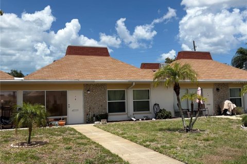 Copropriété à vendre à Holiday, Floride: 2 chambres, 76.64 m2 № 2199990 - photo 2