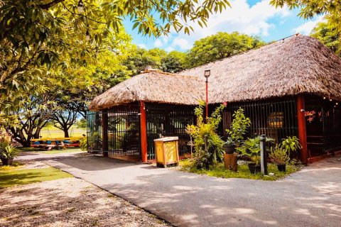 Commercial property in Miami, Florida № 2006144