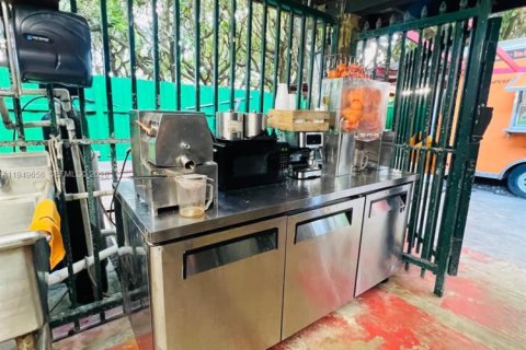 Commercial property in Miami, Florida № 2006144 - photo 28