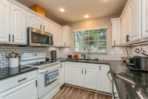 House in Sarasota, Florida 3 bedrooms, 105.72 sq.m. № 1754756 - photo 16