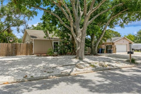 House in Sarasota, Florida 3 bedrooms, 105.72 sq.m. № 1754756 - photo 2