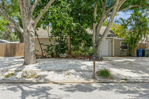 House in Sarasota, Florida 3 bedrooms, 105.72 sq.m. № 1754756 - photo 5