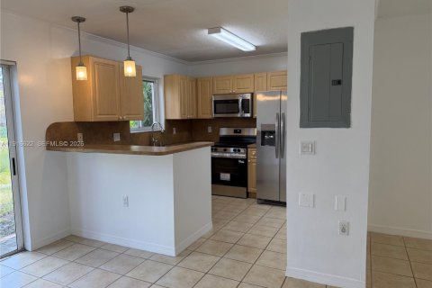 Copropriété à louer à Pembroke Pines, Floride: 3 chambres, 95.13 m2 № 1973742 - photo 10