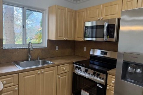 Copropriété à louer à Pembroke Pines, Floride: 3 chambres, 95.13 m2 № 1973742 - photo 3