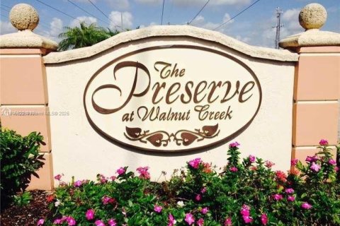 Condo à Pembroke Pines, Floride, 3 chambres  № 1973742