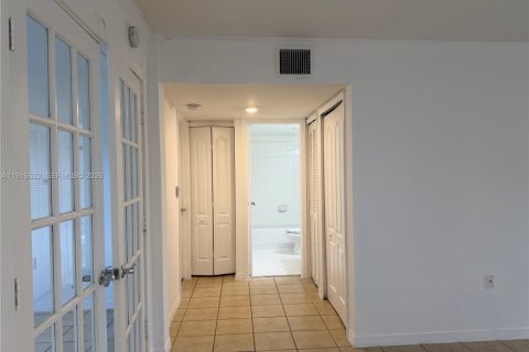 Copropriété à louer à Pembroke Pines, Floride: 3 chambres, 95.13 m2 № 1973742 - photo 8