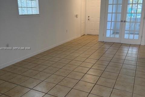 Copropriété à louer à Pembroke Pines, Floride: 3 chambres, 95.13 m2 № 1973742 - photo 4