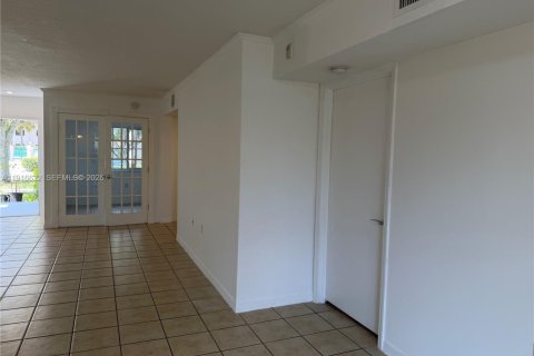 Copropriété à louer à Pembroke Pines, Floride: 3 chambres, 95.13 m2 № 1973742 - photo 15