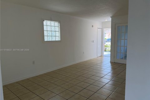 Copropriété à louer à Pembroke Pines, Floride: 3 chambres, 95.13 m2 № 1973742 - photo 9