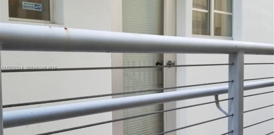 Studio à Condo à Miami Beach, Floride  № 2046125