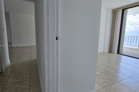 Купить кондоминиум в Майами, Флорида 2 спальни, 89.84м2, № 1920743 - фото 17