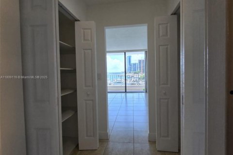 Купить кондоминиум в Майами, Флорида 2 спальни, 89.84м2, № 1920743 - фото 16