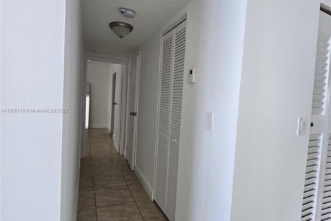 Купить кондоминиум в Майами, Флорида 2 спальни, 89.84м2, № 1920743 - фото 25