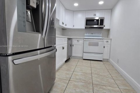 Купить кондоминиум в Майами, Флорида 2 спальни, 89.84м2, № 1920743 - фото 15