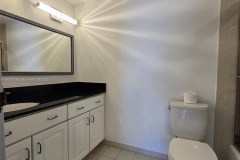 Купить кондоминиум в Майами, Флорида 2 спальни, 89.84м2, № 1920743 - фото 21