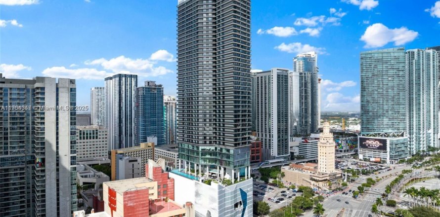 Кондоминиум с 1 спальней в Майами, Флорида № 1955321