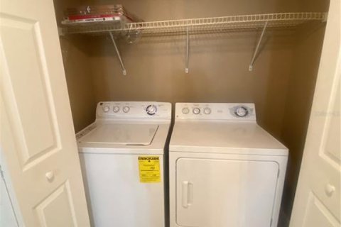 Condominio en alquiler en Tampa, Florida, 2 dormitorios, 98.48 m2 № 2116411 - foto 12