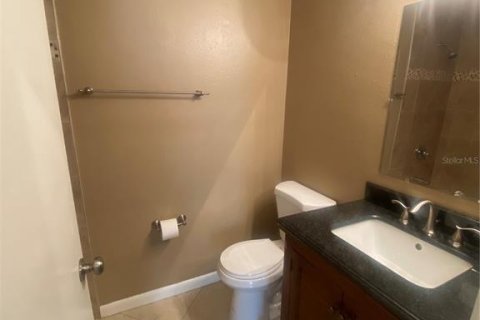 Condominio en alquiler en Tampa, Florida, 2 dormitorios, 98.48 m2 № 2116411 - foto 11
