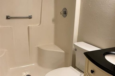 Condo in Saint Petersburg, Florida, 2 bedrooms № 2285508 - photo 18