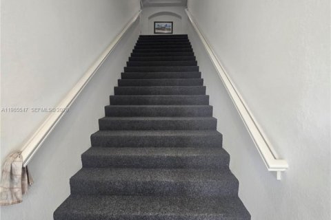 Copropriété à vendre à Davie, Floride: 2 chambres, 156.26 m2 № 2049556 - photo 5