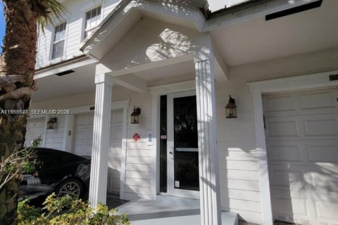 Copropriété à vendre à Davie, Floride: 2 chambres, 156.26 m2 № 2049556 - photo 3