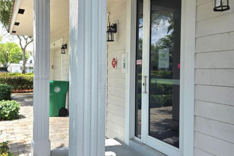 Copropriété à vendre à Davie, Floride: 2 chambres, 156.26 m2 № 2049556 - photo 4