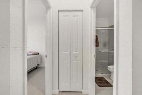 Touwnhouse à vendre à Coral Springs, Floride: 4 chambres, 172.15 m2 № 1954108 - photo 12