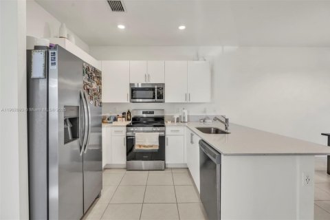 Touwnhouse à vendre à Coral Springs, Floride: 4 chambres, 172.15 m2 № 1954108 - photo 8