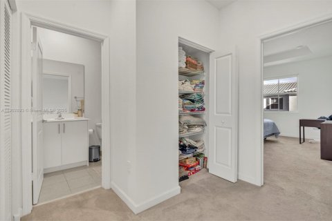 Touwnhouse à vendre à Coral Springs, Floride: 4 chambres, 172.15 m2 № 1954108 - photo 27