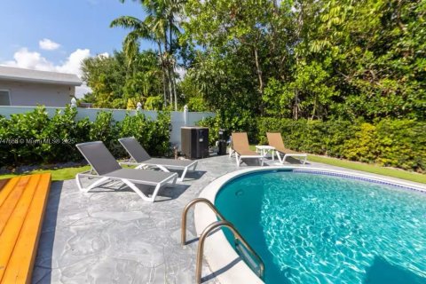 House in Miami, Florida 4 bedrooms, 239.87 sq.m. № 1892197 - photo 5
