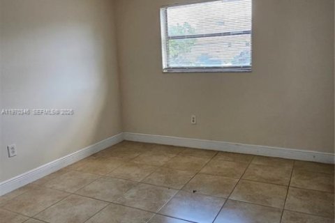 Condominio en alquiler en Miami, Florida, 2 dormitorios, 80.82 m2 № 2032053 - foto 8