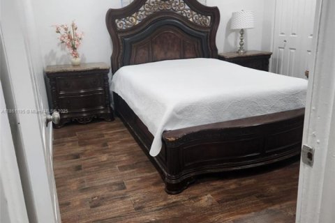 Снять в аренду квартиру в Пемброк-Пайнс, Флорида 2 спальни, 173.26м2, № 1889339 - фото 3