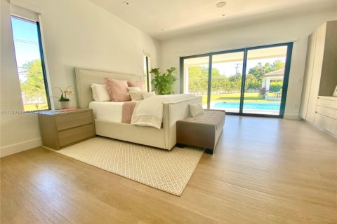 Casa en venta en Miami, Florida, 6 dormitorios, 392.88 m2 № 1454356 - foto 20