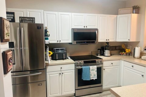 Apartment in Miramar, Florida 1 bedroom, 72 sq.m. № 1994098 - photo 8