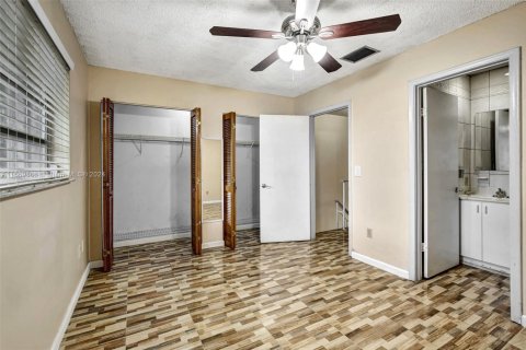 Adosado en venta en Hialeah, Florida, 2 dormitorios, 104.24 m2 № 1764803 - foto 6