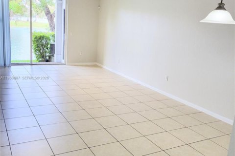 Купить таунхаус в Мирамар, Флорида 3 спальни, 121.33м2, № 2045206 - фото 3