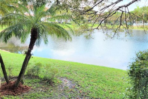 Купить таунхаус в Мирамар, Флорида 3 спальни, 121.33м2, № 2045206 - фото 14