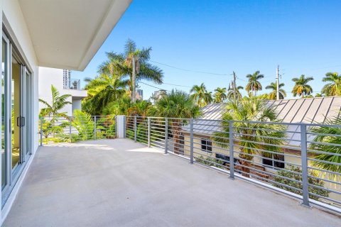 Townhouse in Fort Lauderdale, Florida 3 bedrooms, 311.04 sq.m. № 2154631 - photo 14