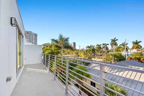 Townhouse in Fort Lauderdale, Florida 3 bedrooms, 311.04 sq.m. № 2154631 - photo 16