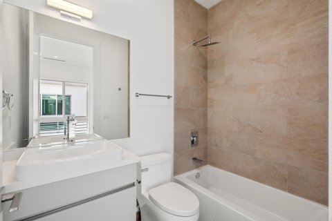 Townhouse in Fort Lauderdale, Florida 3 bedrooms, 311.04 sq.m. № 2154631 - photo 20