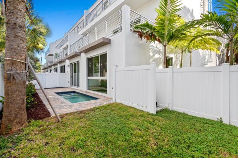 Townhouse in Fort Lauderdale, Florida 3 bedrooms, 311.04 sq.m. № 2154631 - photo 17