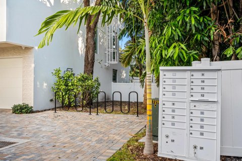 Townhouse in Fort Lauderdale, Florida 3 bedrooms, 311.04 sq.m. № 2154631 - photo 26