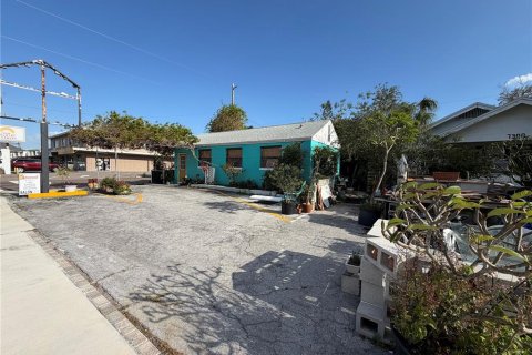 Commercial property in Saint Petersburg, Florida 274.43 sq.m. № 2142178 - photo 5
