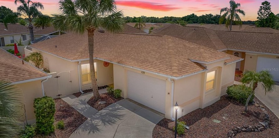 Villa ou maison à The Villages, Floride 2 chambres, 102.38 m2 № 2414029